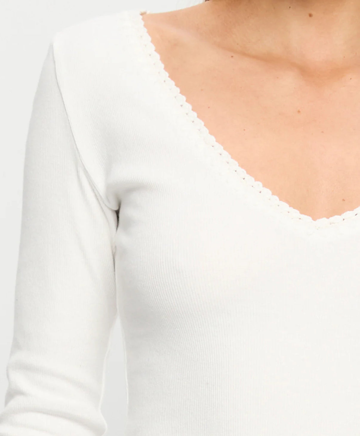 KIVARI | Tallulah V Neck Top