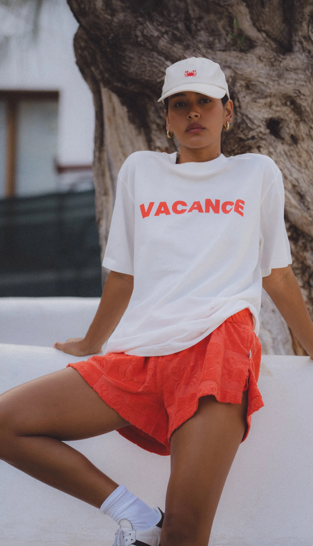 Araminta James vacance Tee
