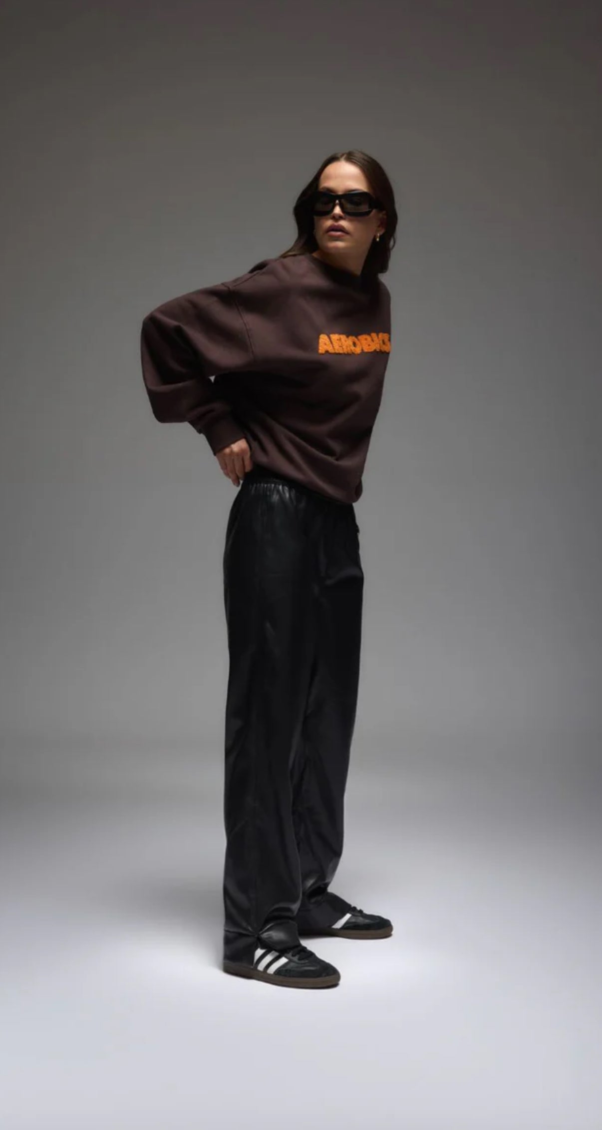 ARAMINTA JAMES| AEROBICS SWEATSHIRT ESPRESSO