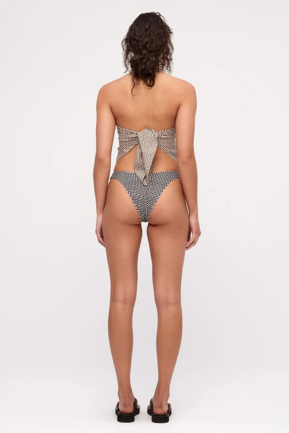 Zulu & Zephyr | Reversible curve brief