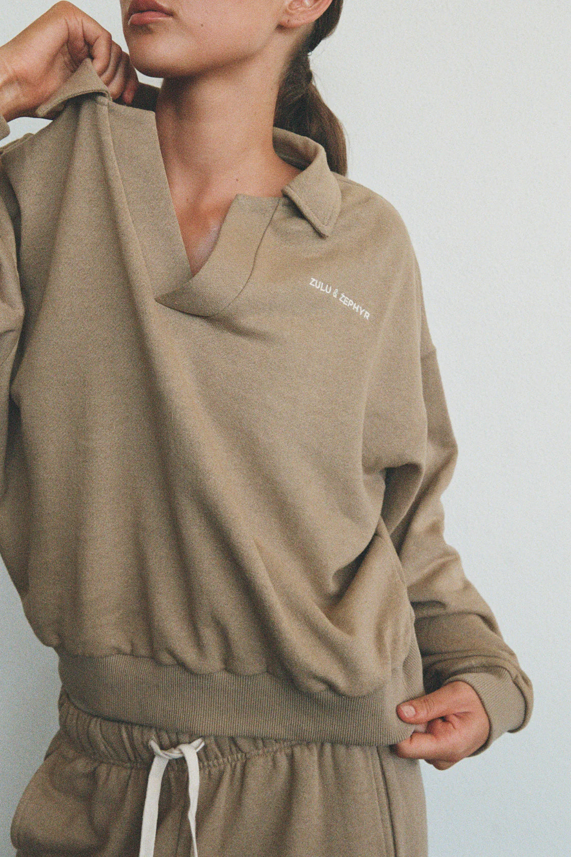 Zulu and Zephyr | Collard sport sweatshirt olive