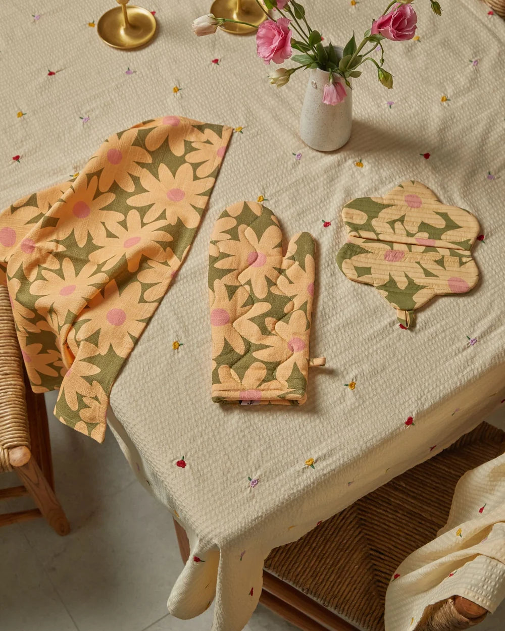MOSEY ME | Marlo Oven Mitt